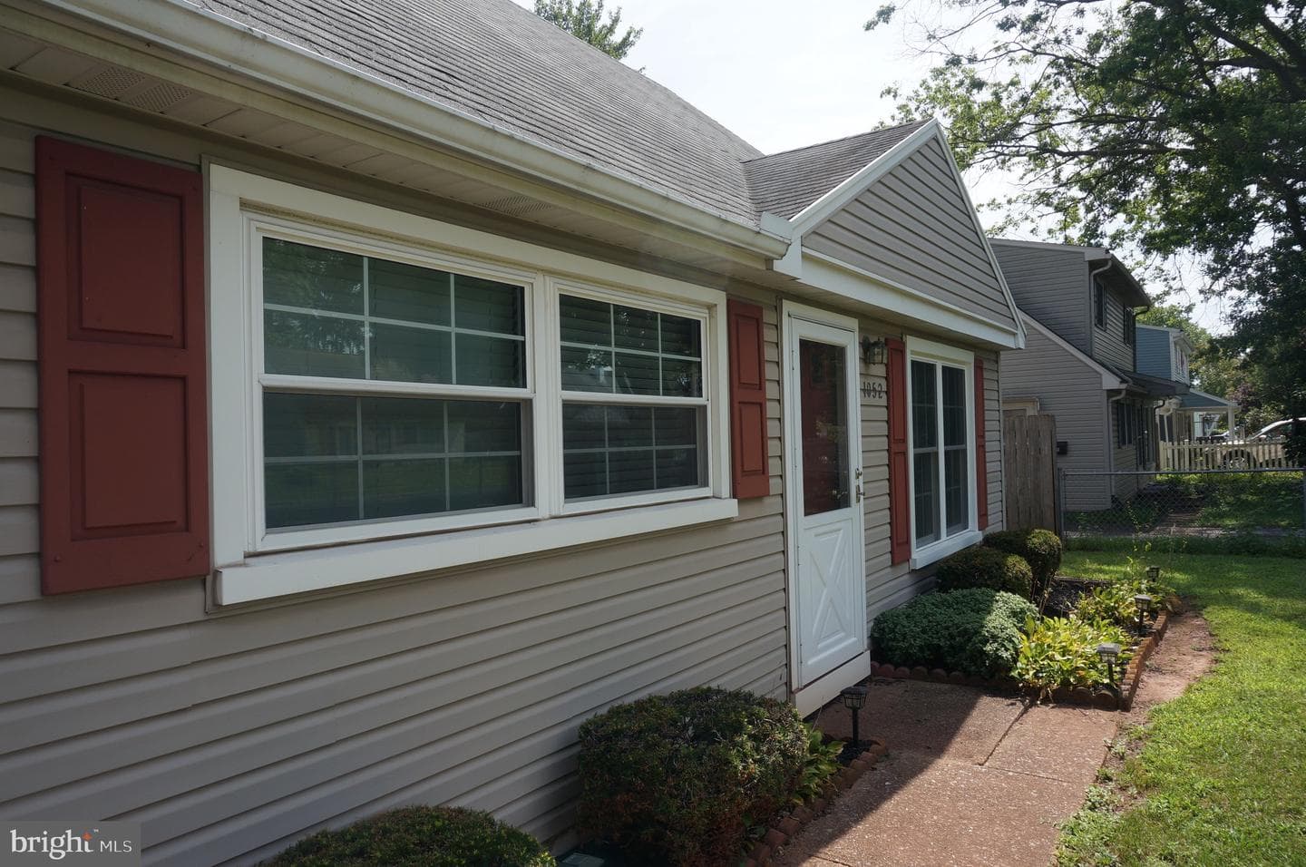 1052 Spruce Street photo 4