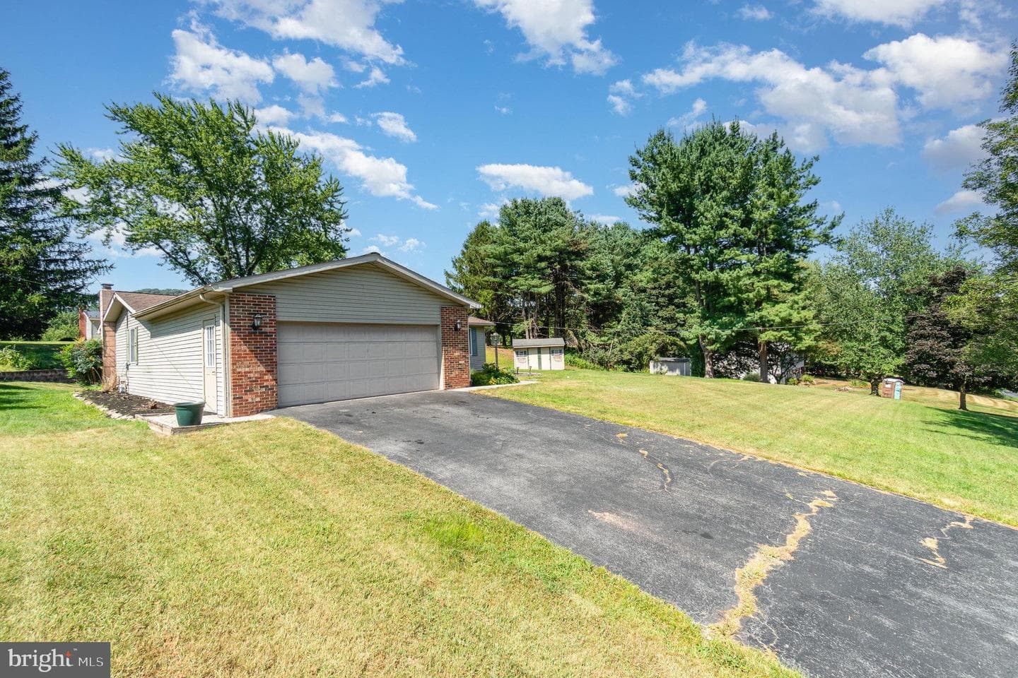 120 Denison Drive photo 3