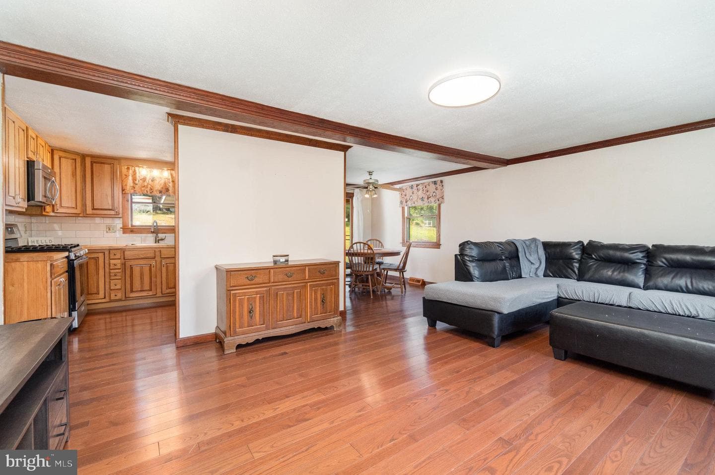 120 Denison Drive photo 4