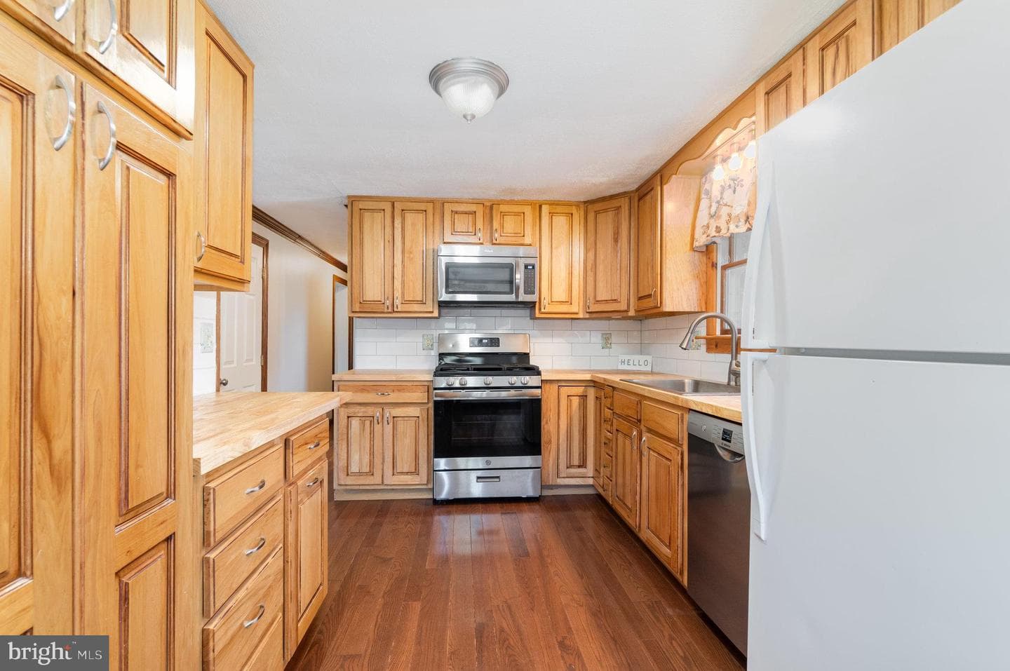 120 Denison Drive photo 8