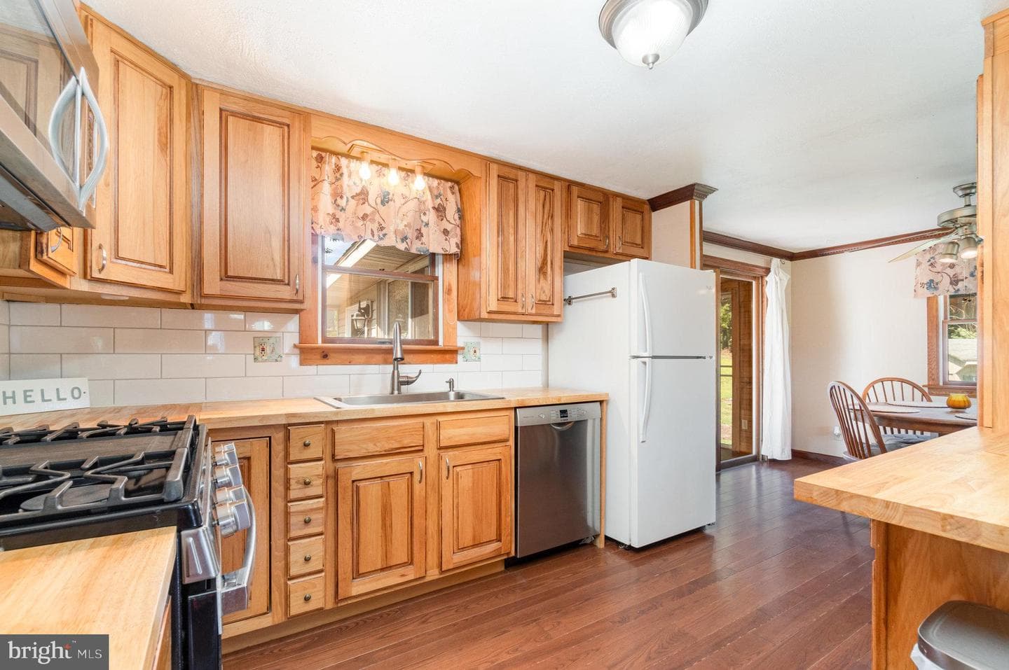 120 Denison Drive photo 9