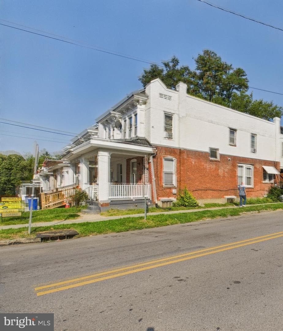350 Woodbine Street photo 22