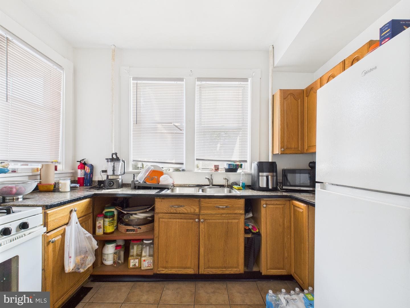 350 Woodbine Street photo 9
