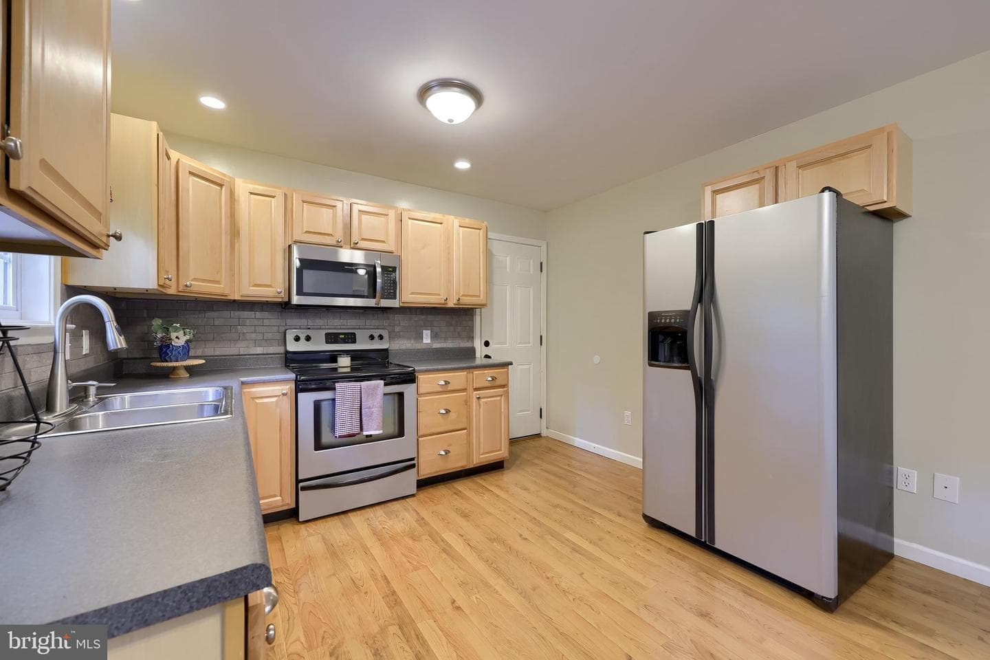 983 Blue Jay Road photo 7