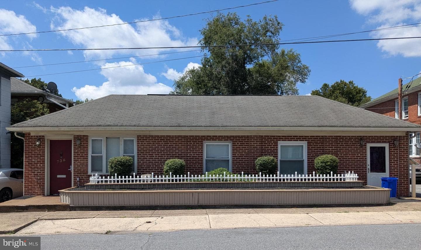 736 S 25th Street