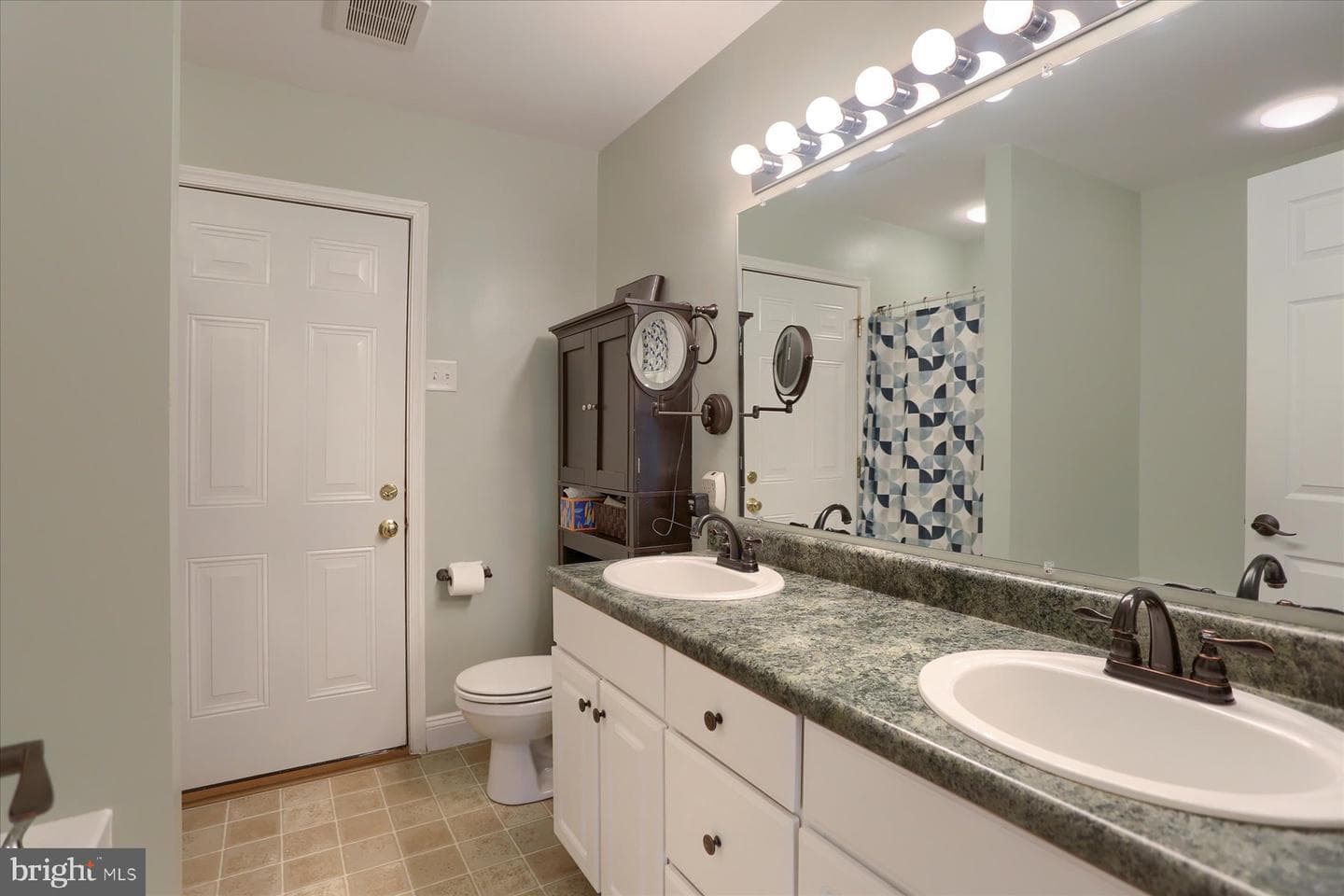 138 Kestrel Court photo 18