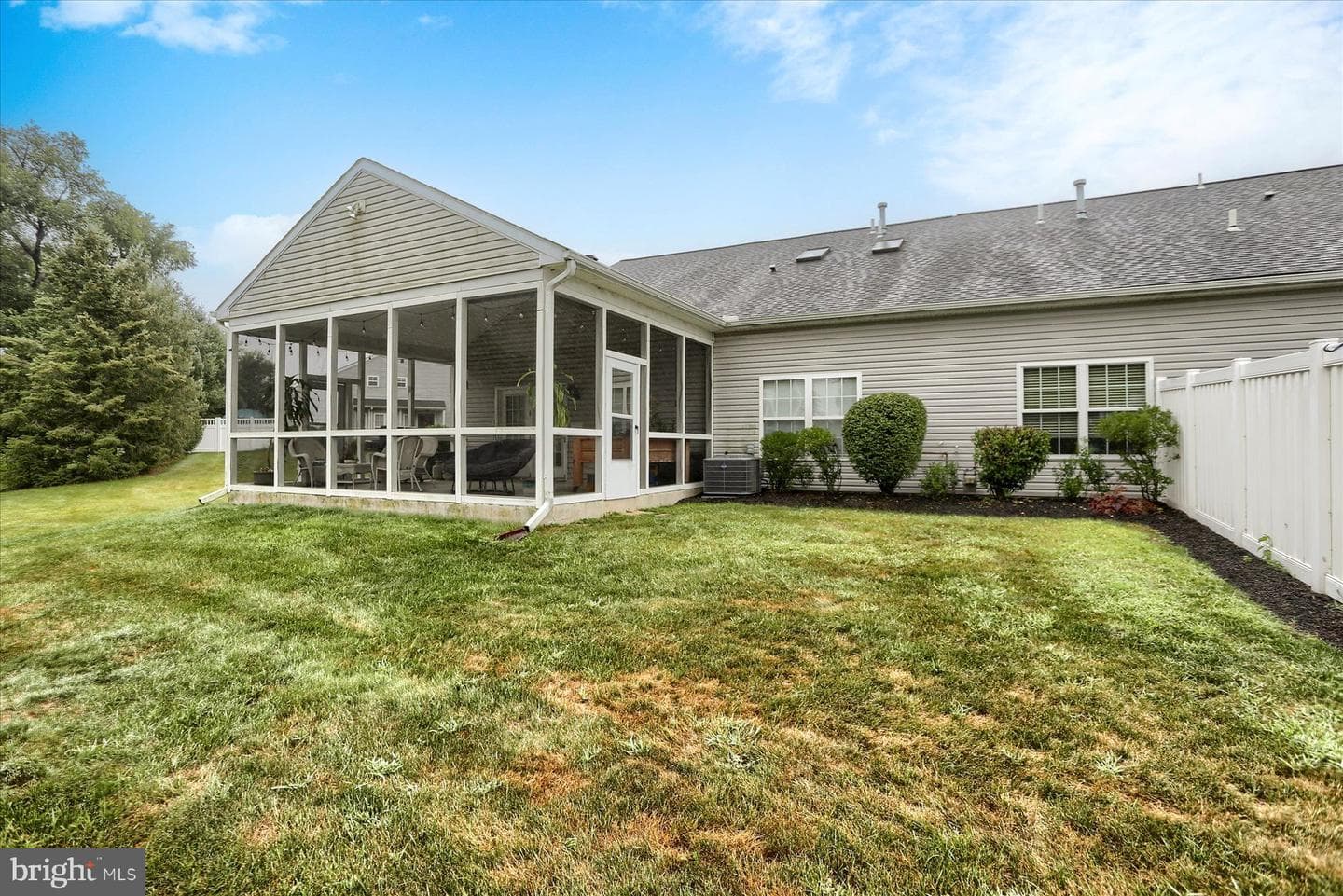 138 Kestrel Court photo 31