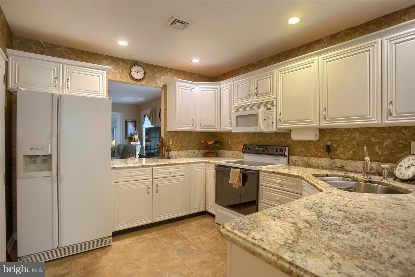 551 Farmhouse Lane photo 13