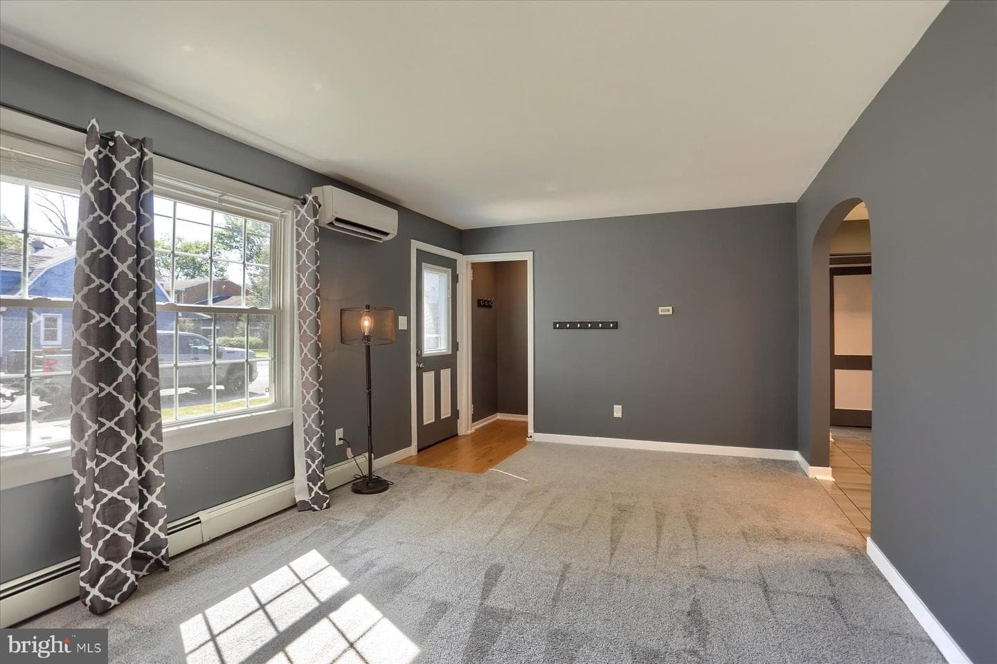 113 Adelia Street photo 5