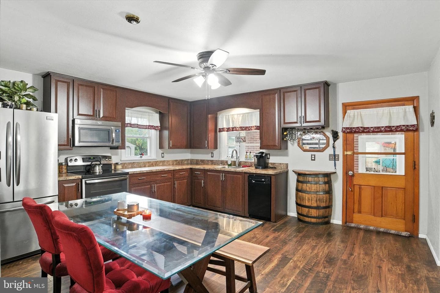 420 Oberlin Road photo 7