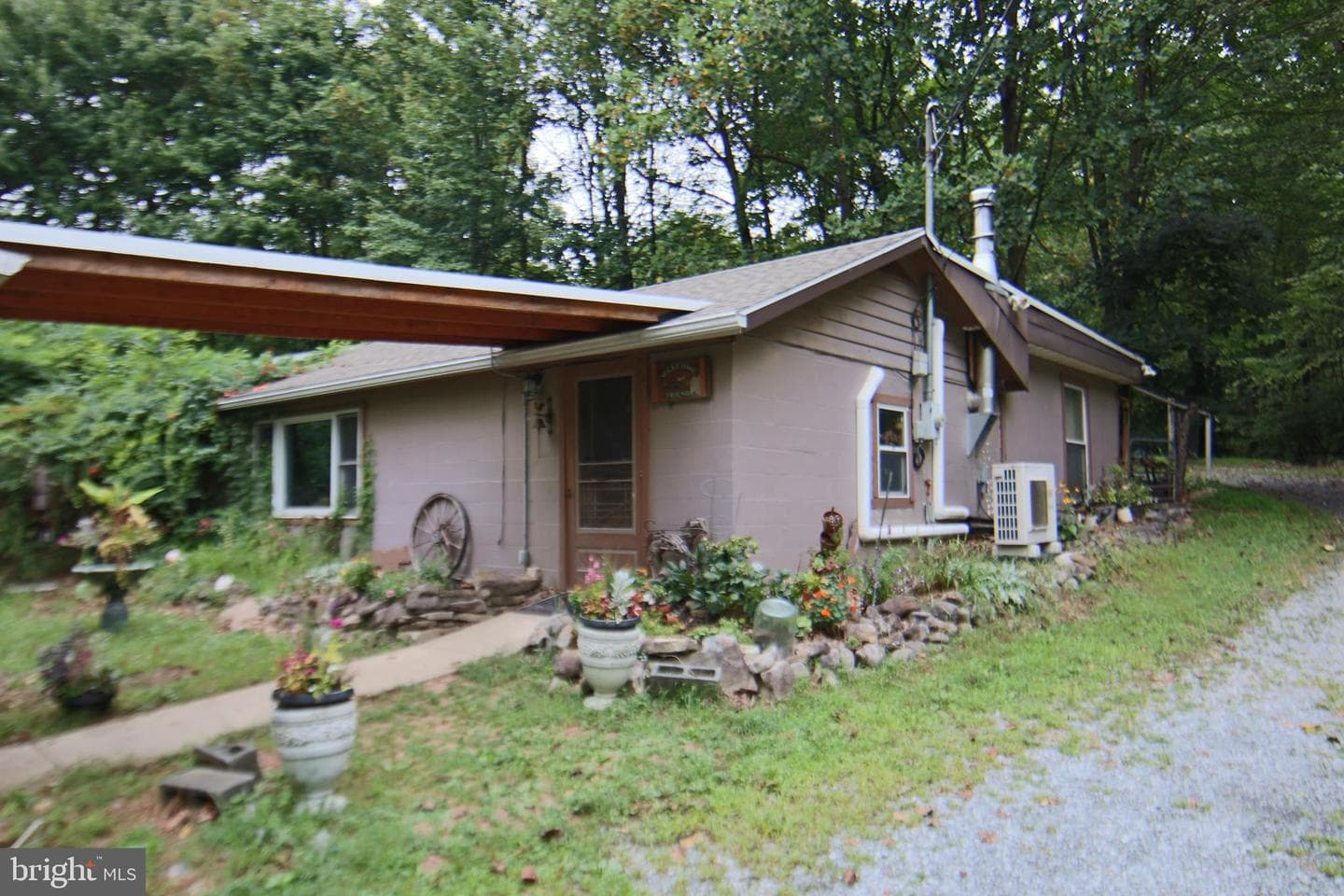 9706 Mountain Road photo 1