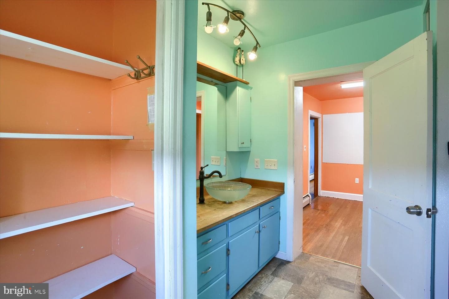 1175 N River Road photo 15