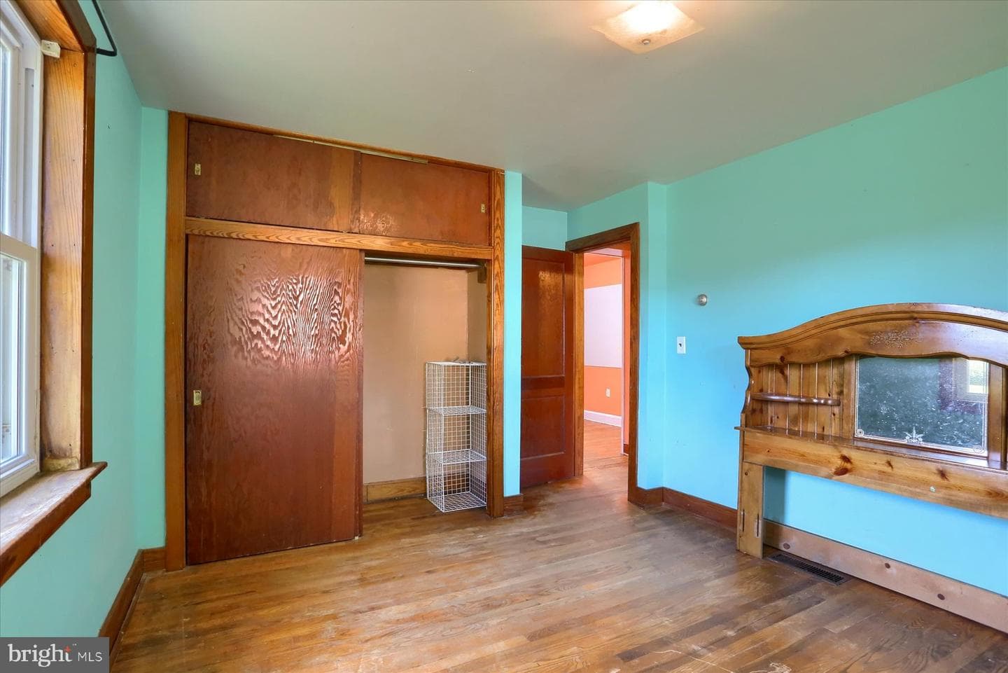 1175 N River Road photo 17