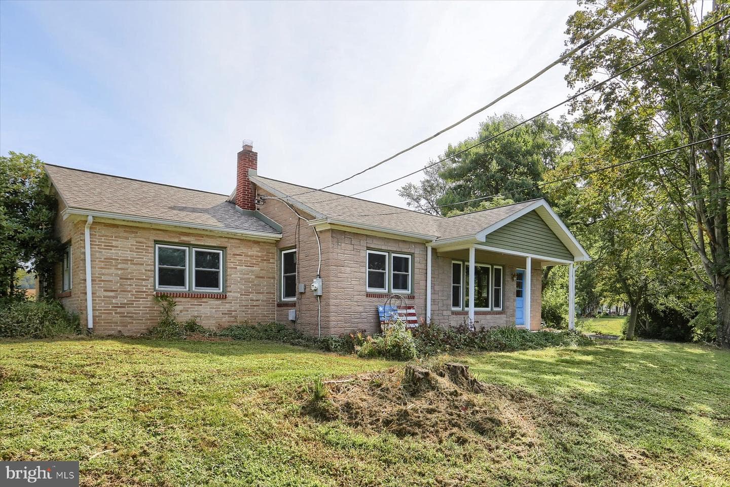 1175 N River Road photo 2