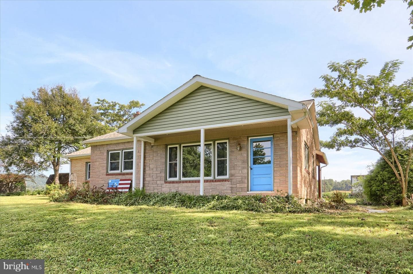 1175 N River Road photo 3