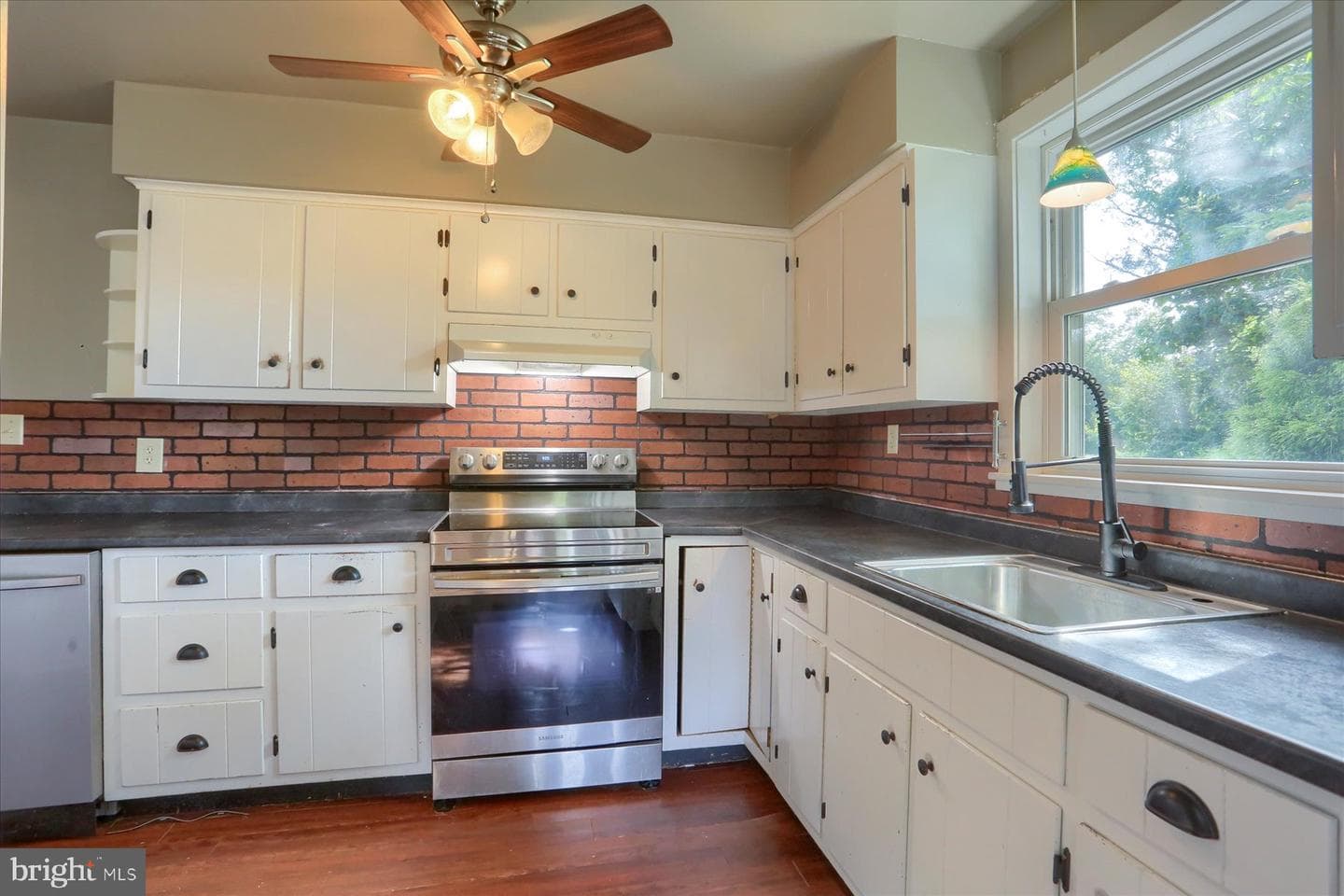 1175 N River Road photo 8