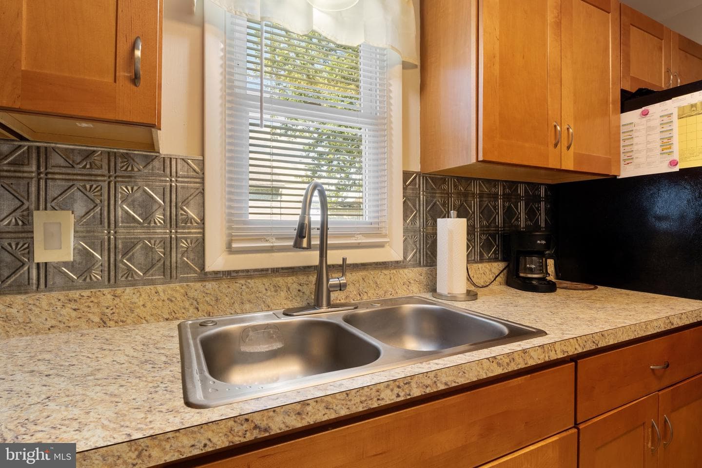 221 Russell Avenue photo 11