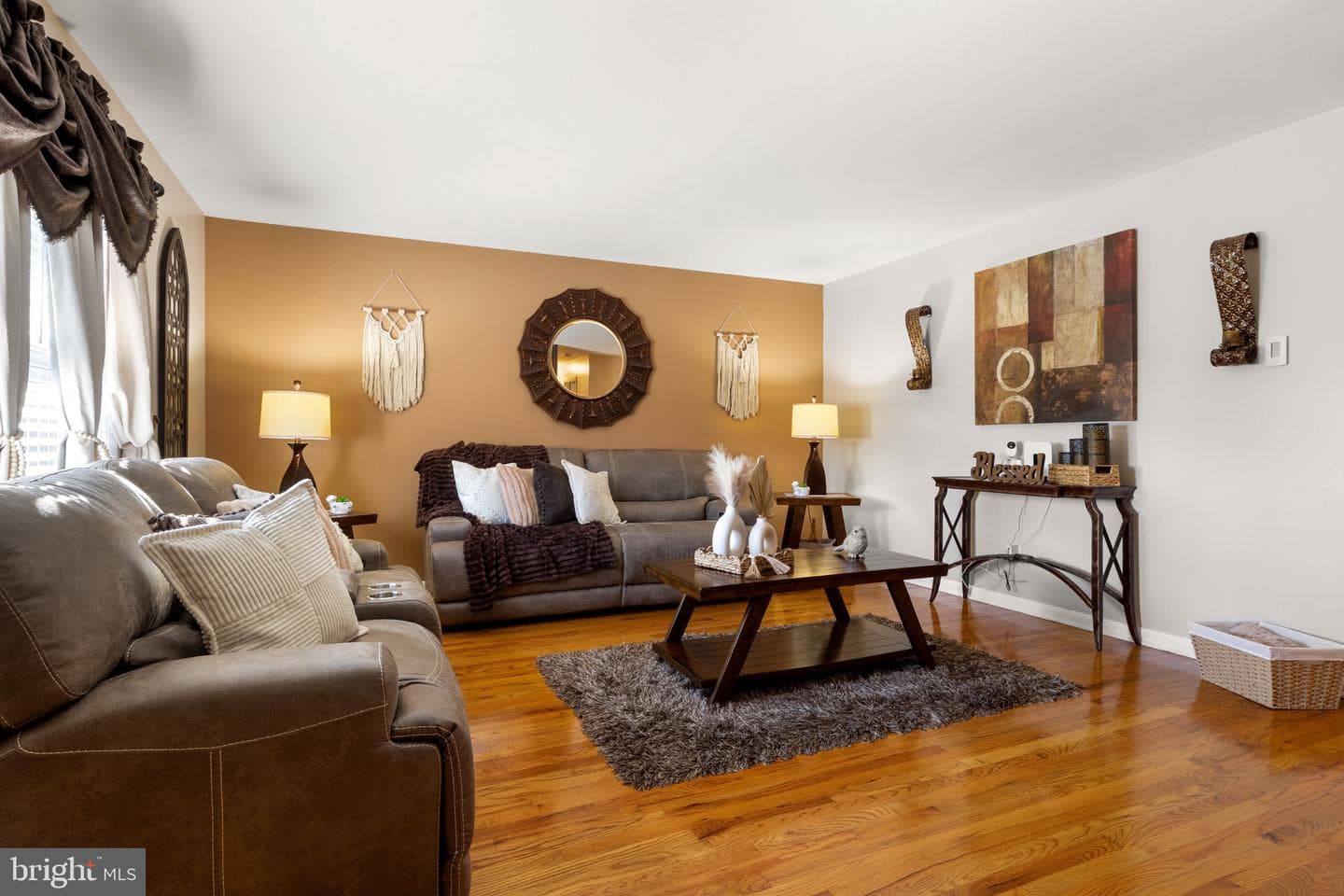221 Russell Avenue photo 4