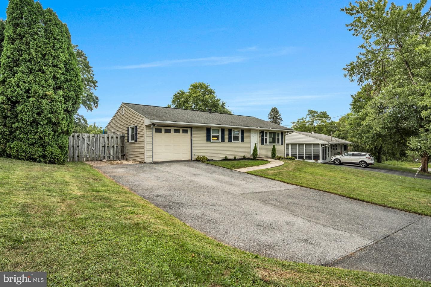 8190 Somerset photo 28