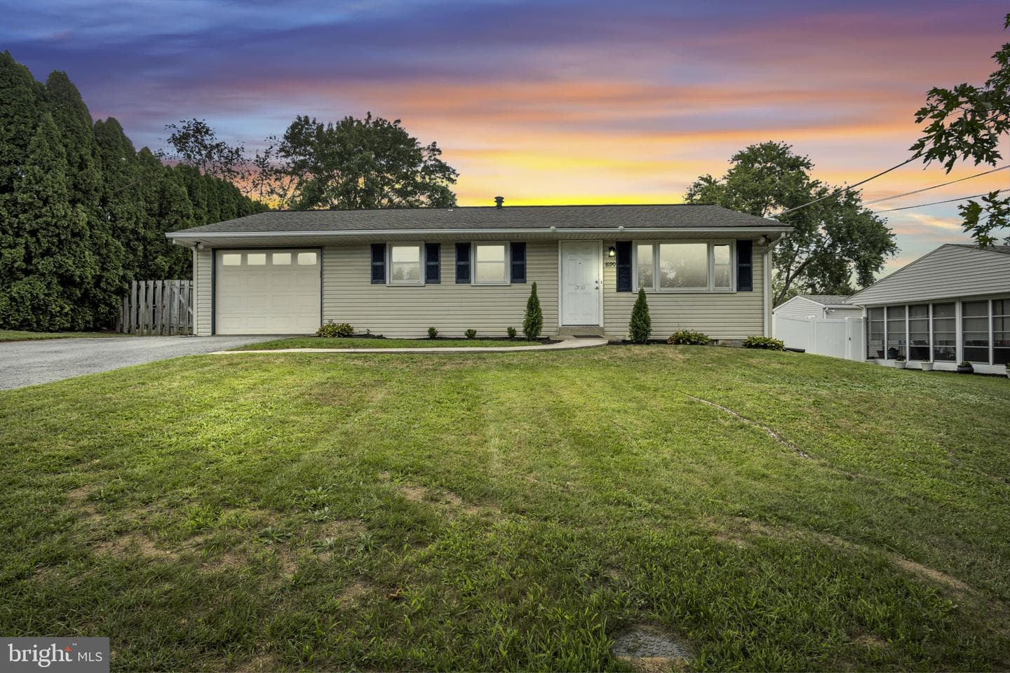 8190 Somerset photo 30