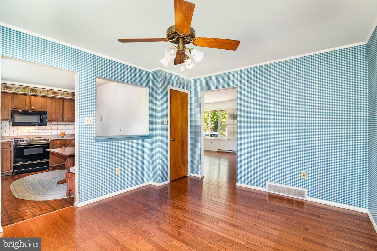 424 Vesta Drive photo 11