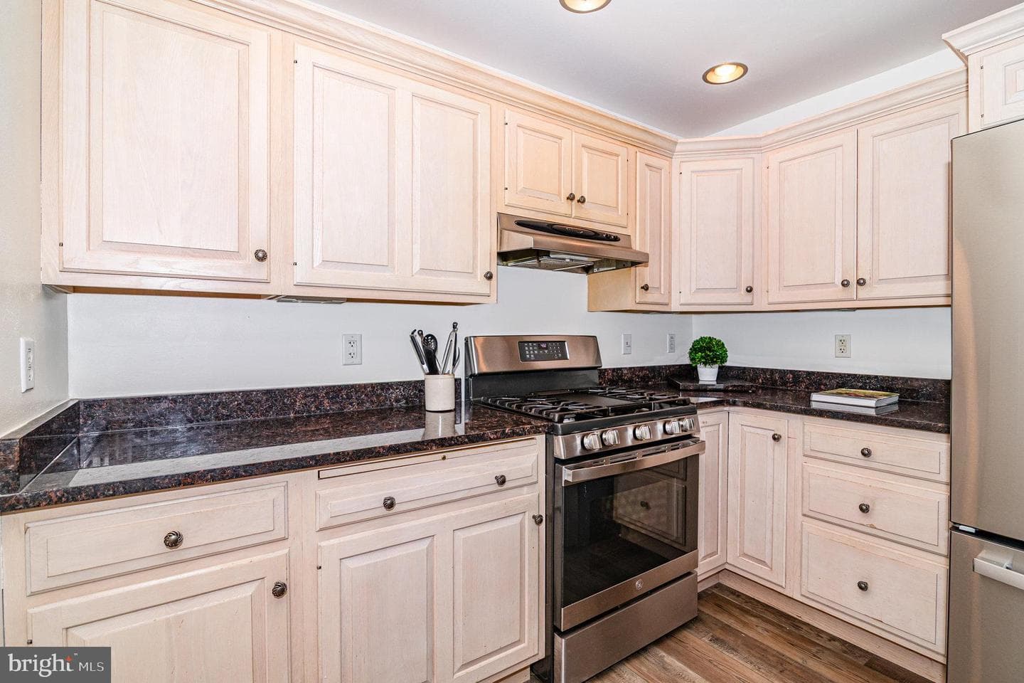 128 S Walnut Street photo 12