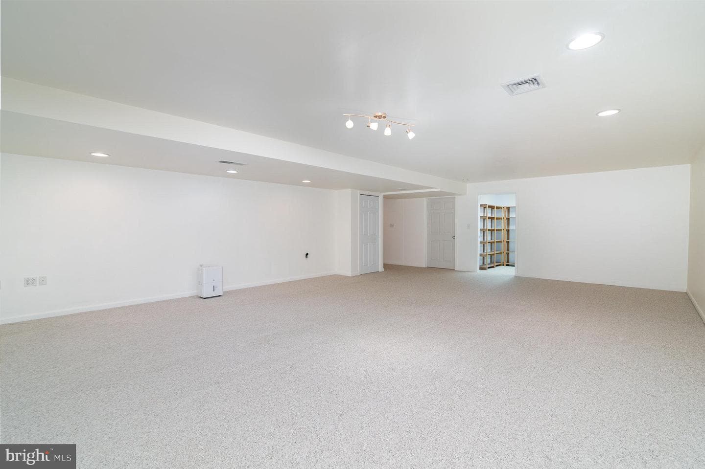 128 S Walnut Street photo 26