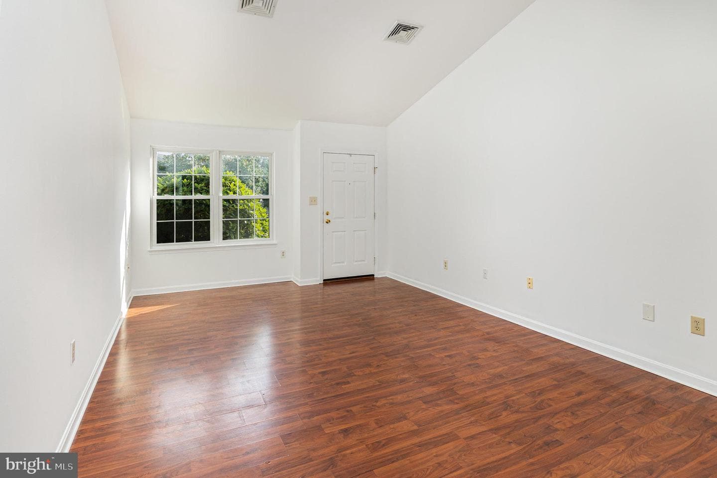 1542 Spring Knoll Court photo 17