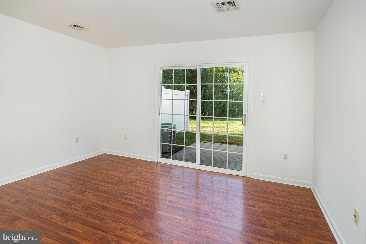 1542 Spring Knoll Court photo 27