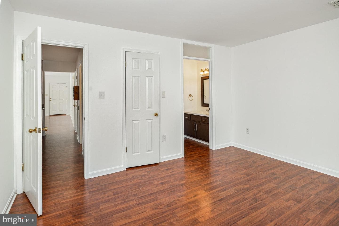 1542 Spring Knoll Court photo 28