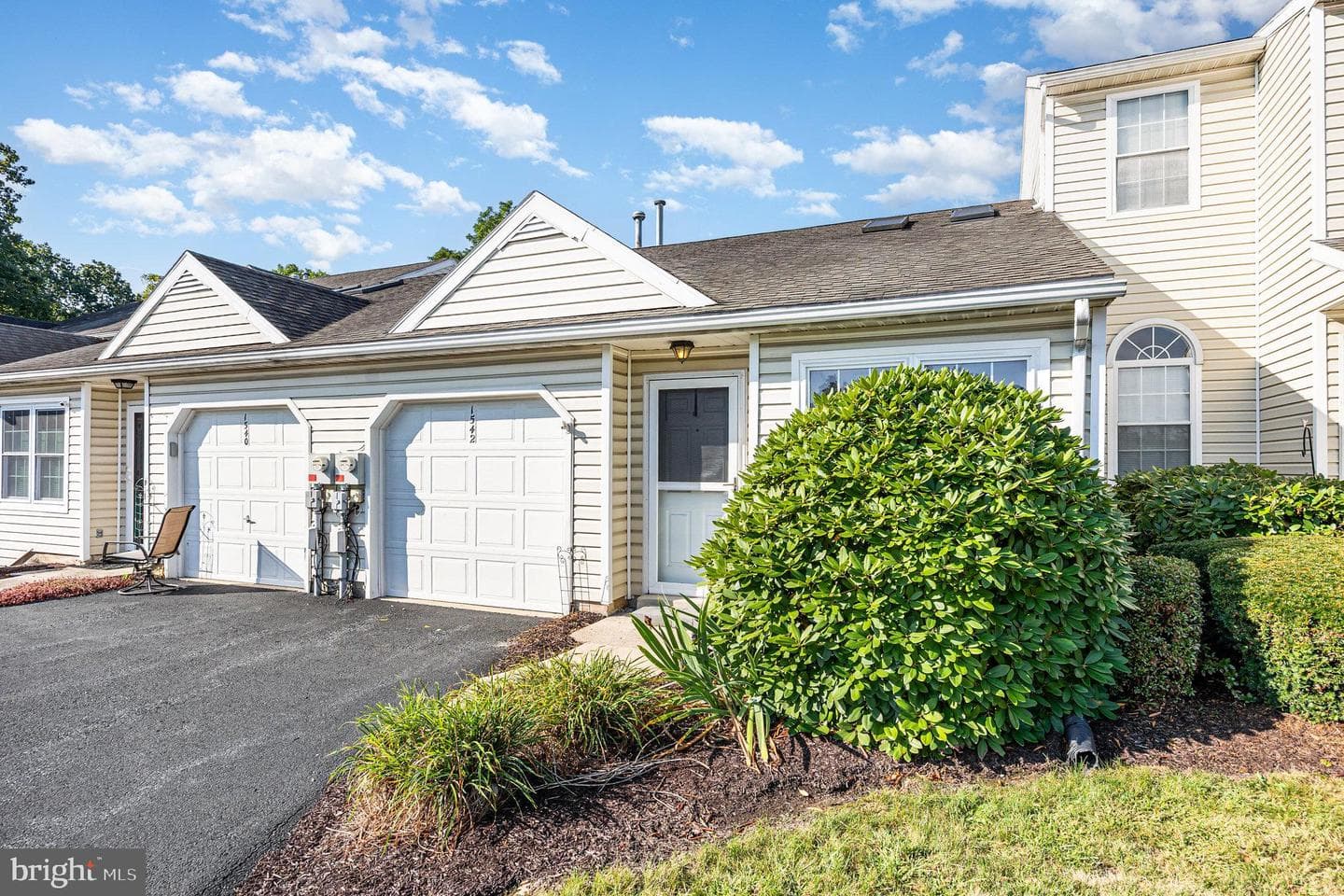 1542 Spring Knoll Court photo 3