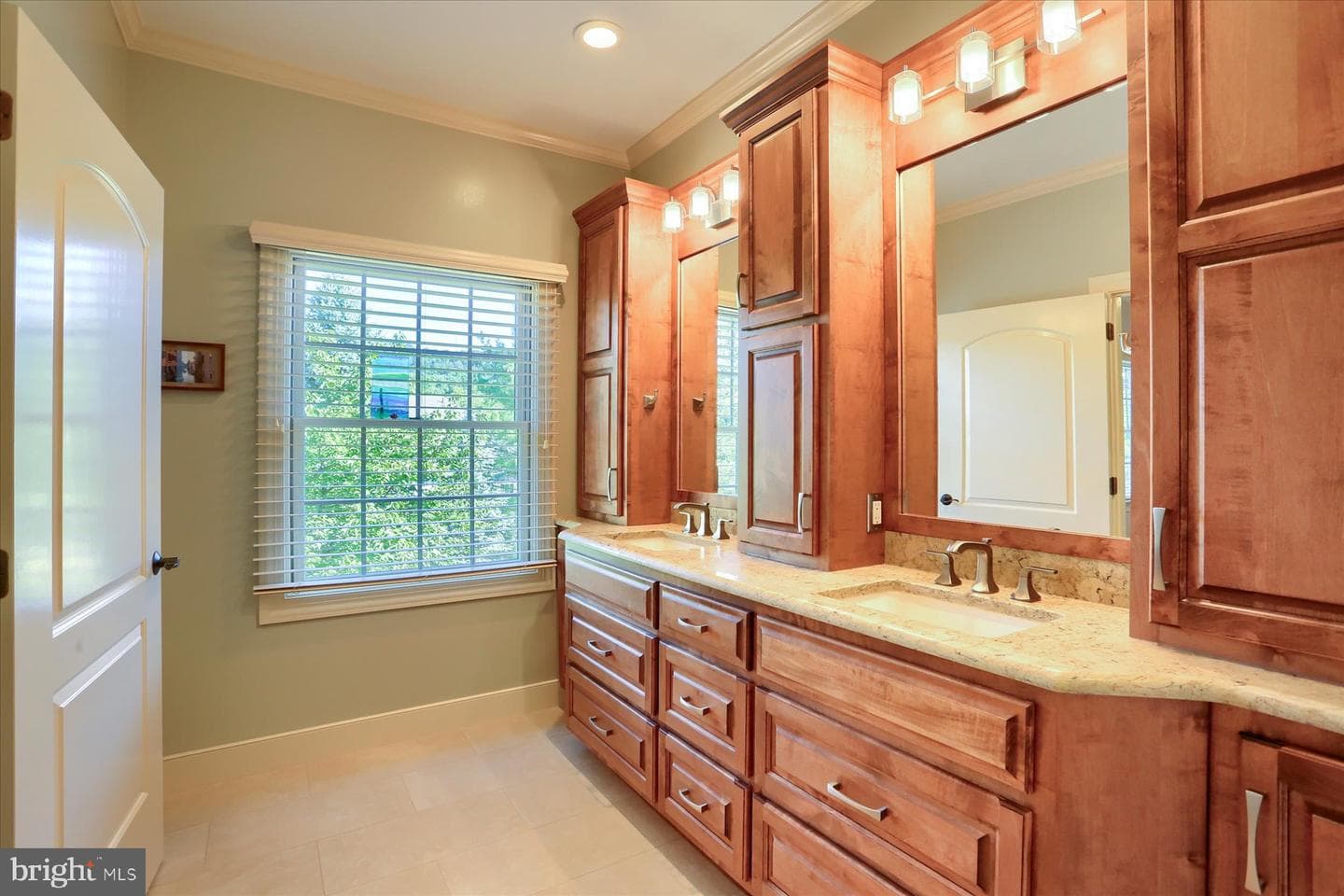 1300 Mountain Laurel Cir photo 32
