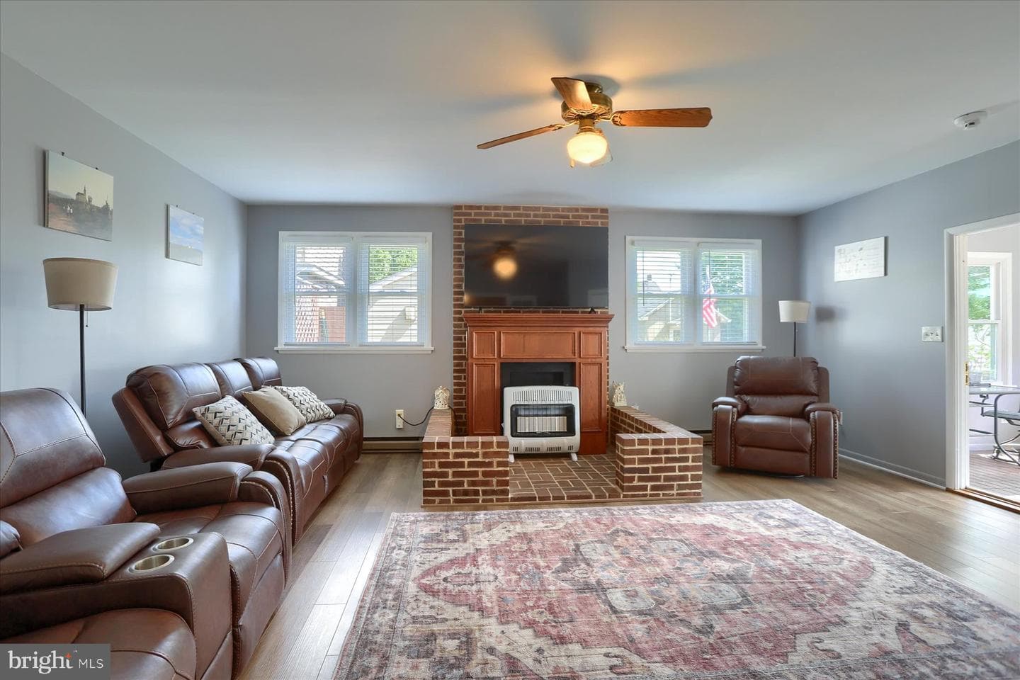 570 Chambers Street photo 14