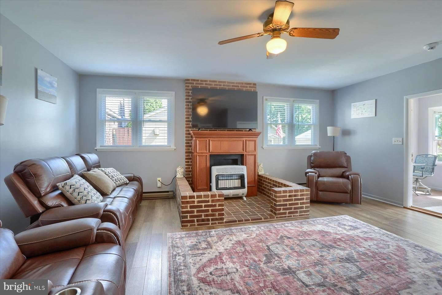 570 Chambers Street photo 15