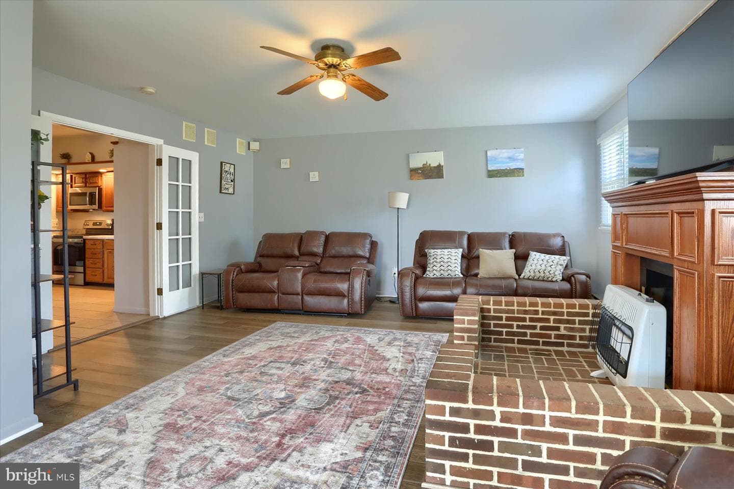 570 Chambers Street photo 16
