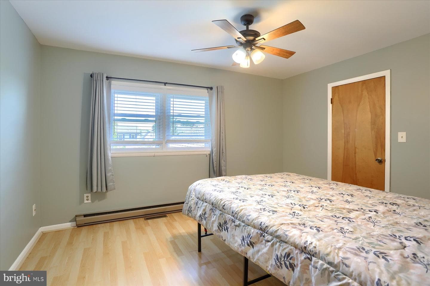 570 Chambers Street photo 23