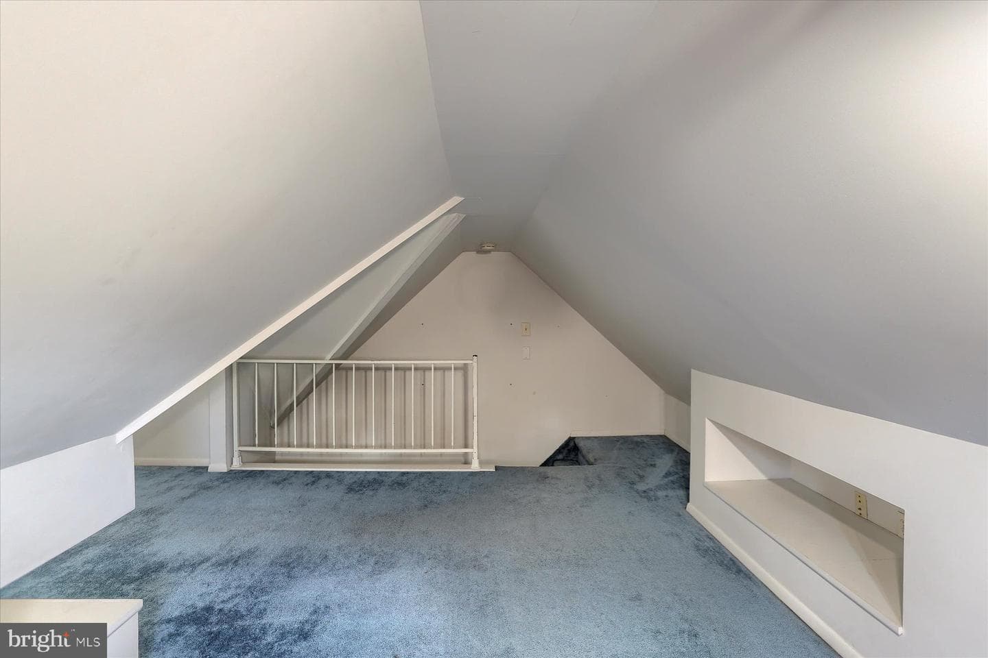 570 Chambers Street photo 33