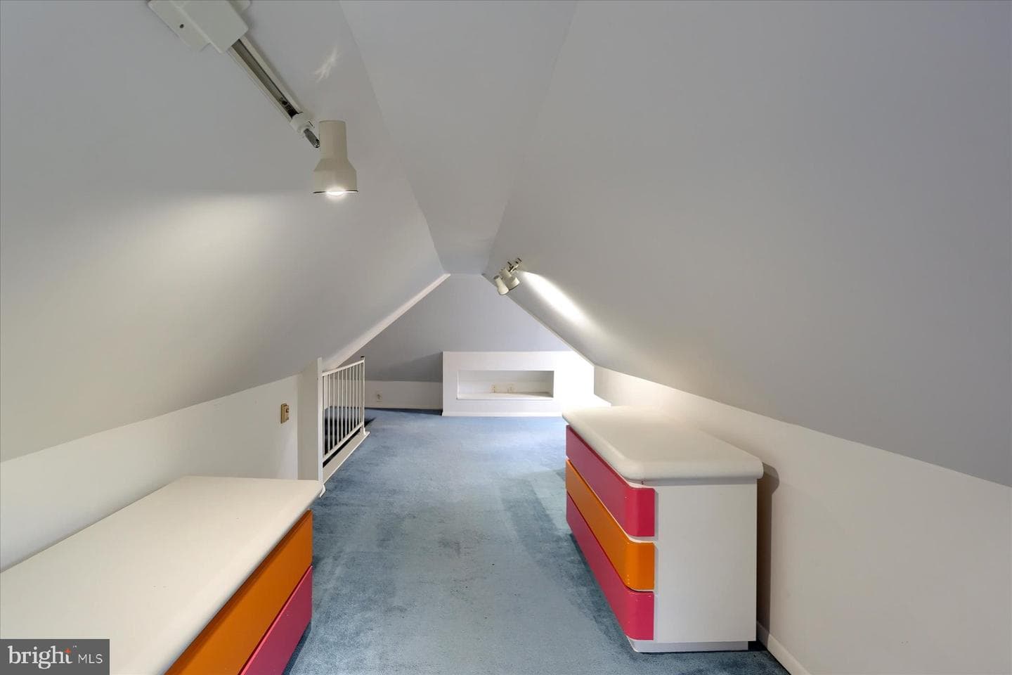 570 Chambers Street photo 36