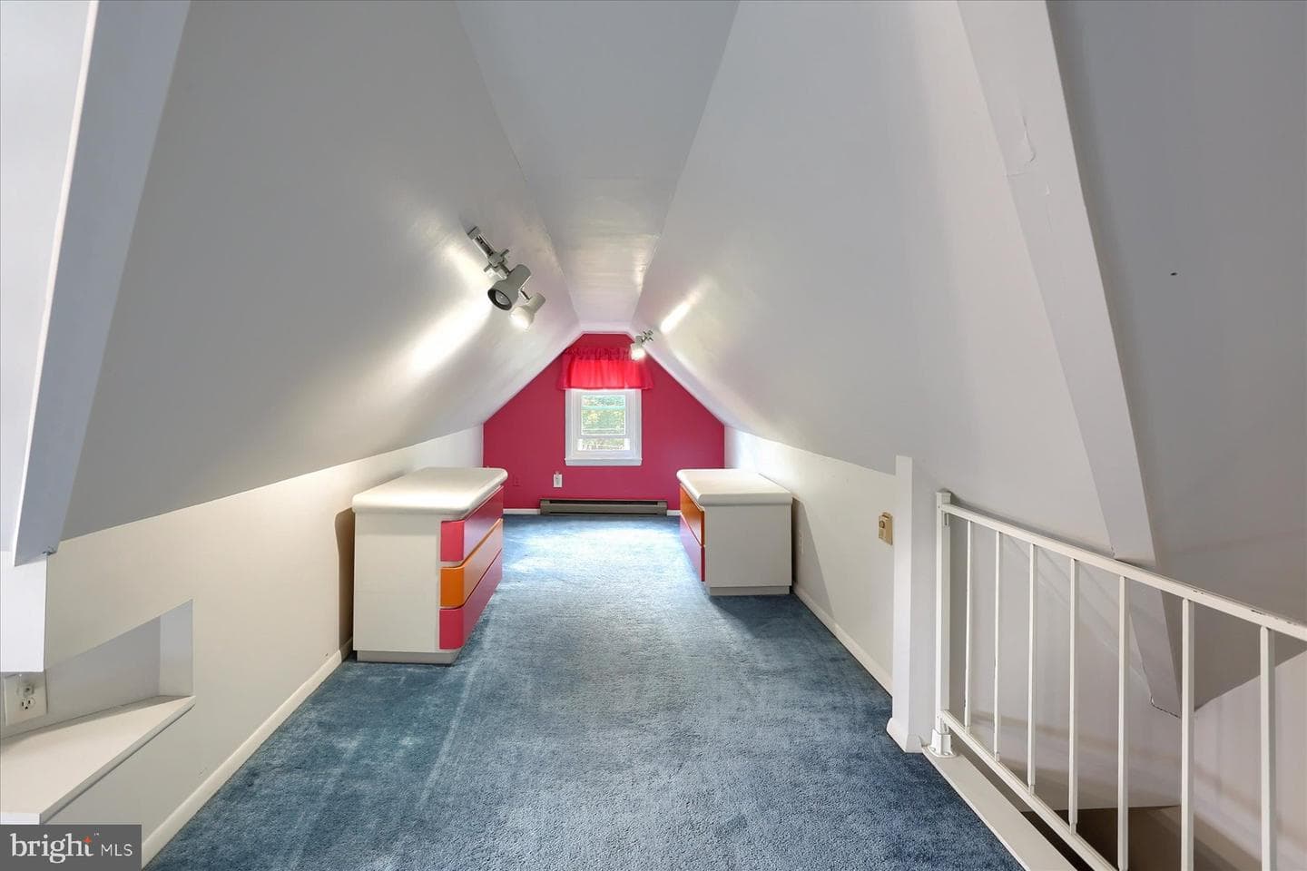 570 Chambers Street photo 37