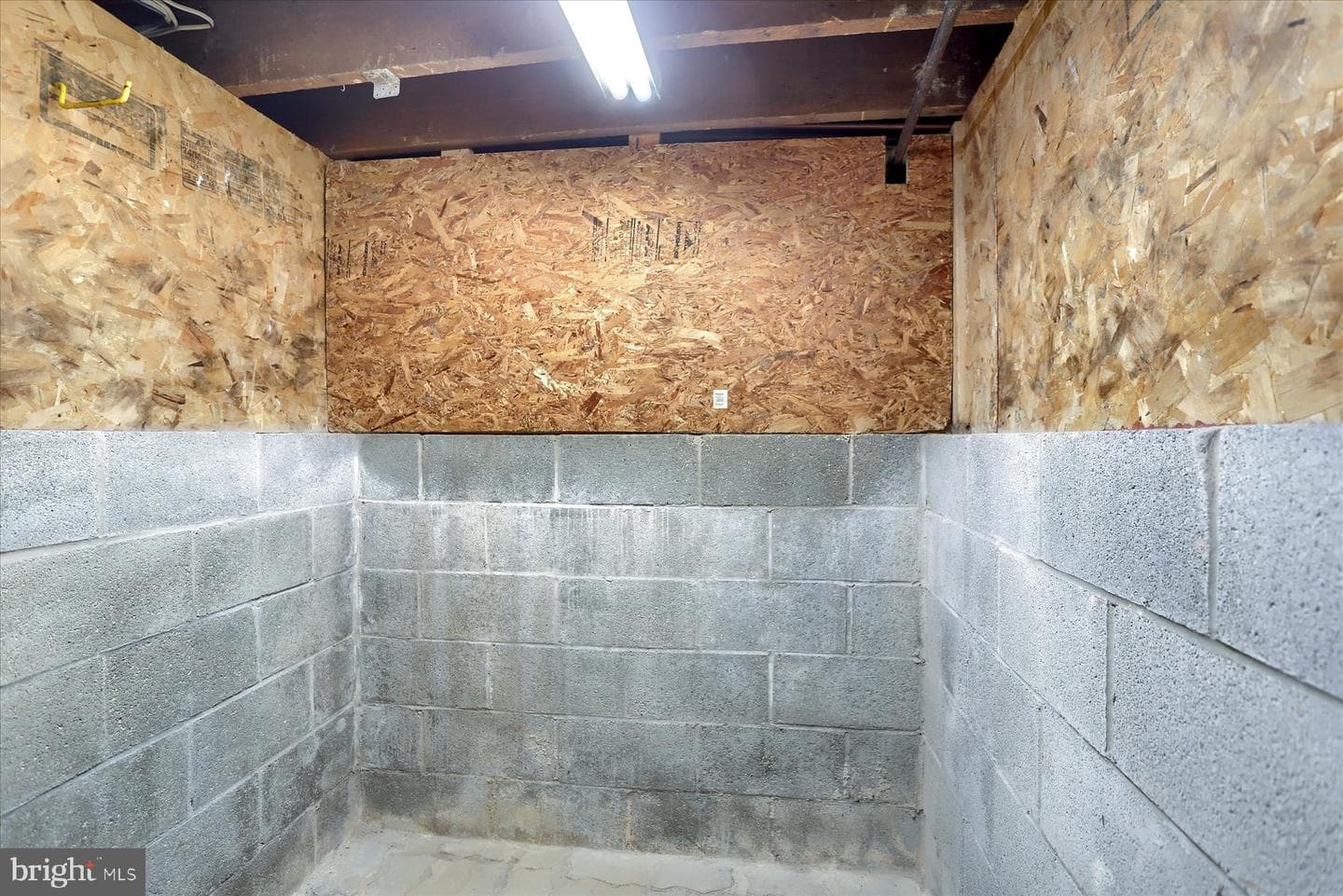 570 Chambers Street photo 40