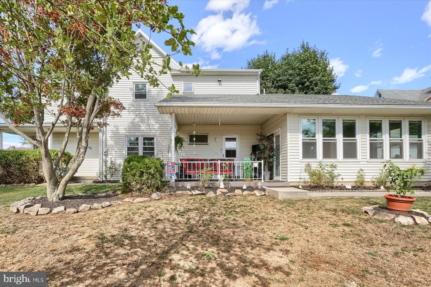 570 Chambers Street photo 43