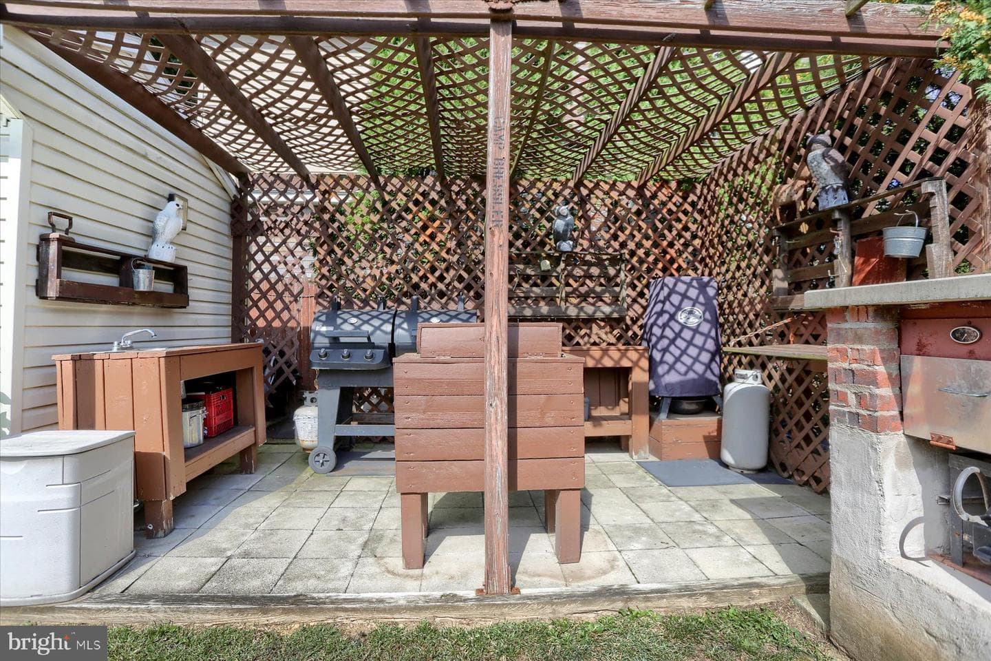 570 Chambers Street photo 44