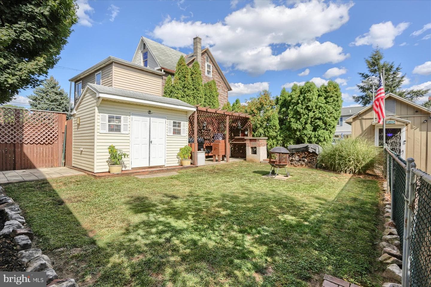 570 Chambers Street photo 45