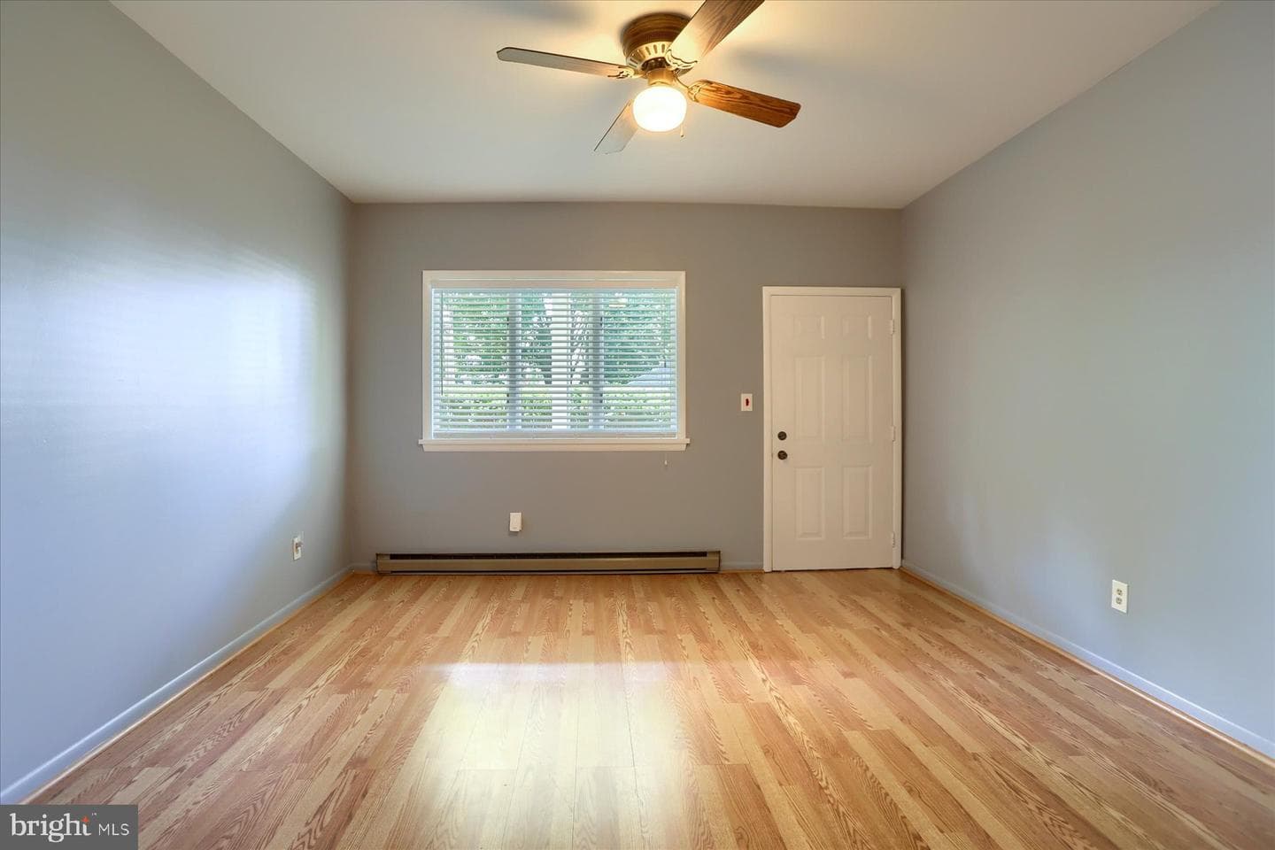 570 Chambers Street photo 5