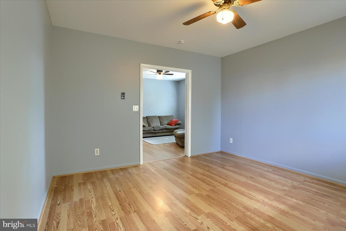 570 Chambers Street photo 6