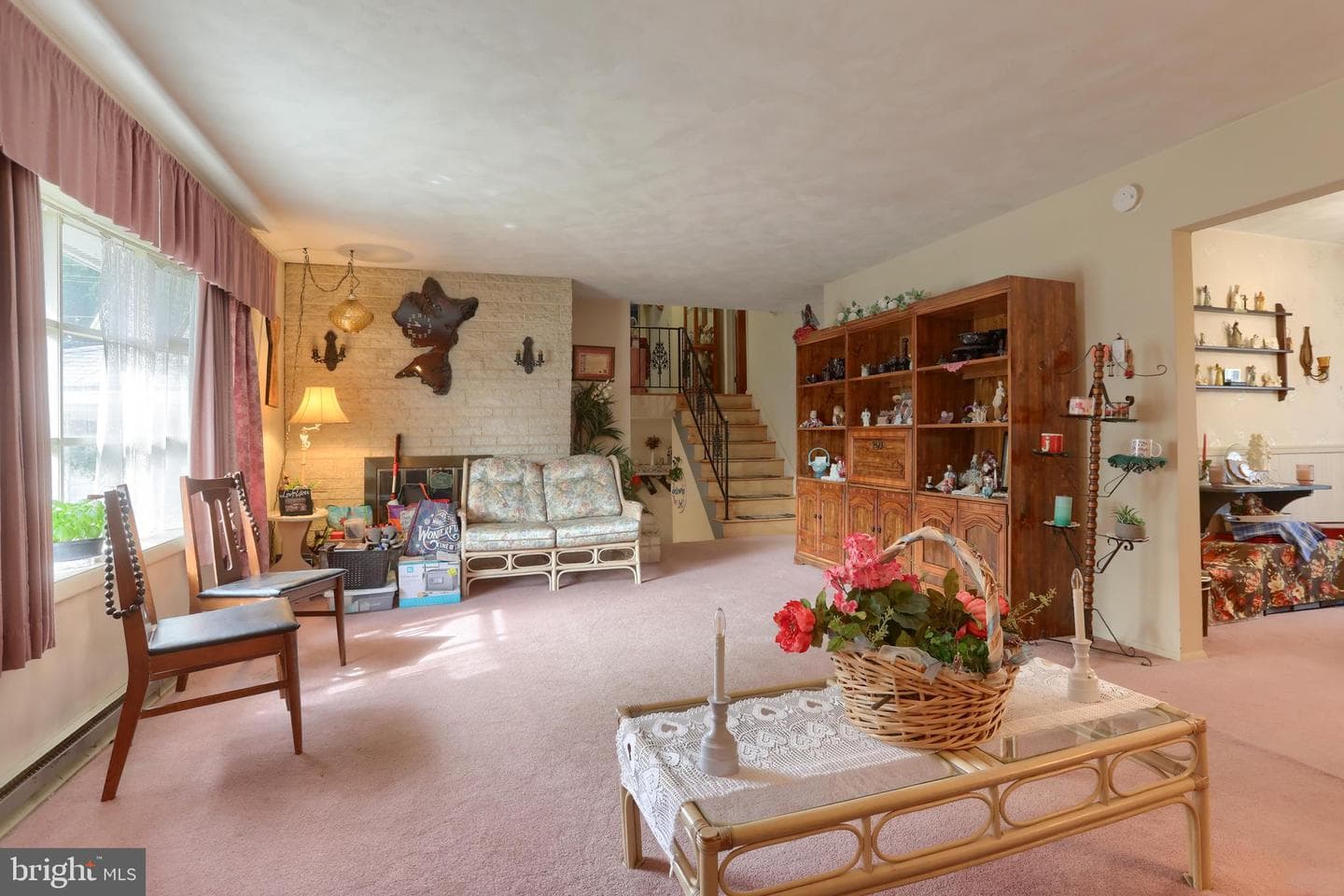81 Locust Avenue photo 3