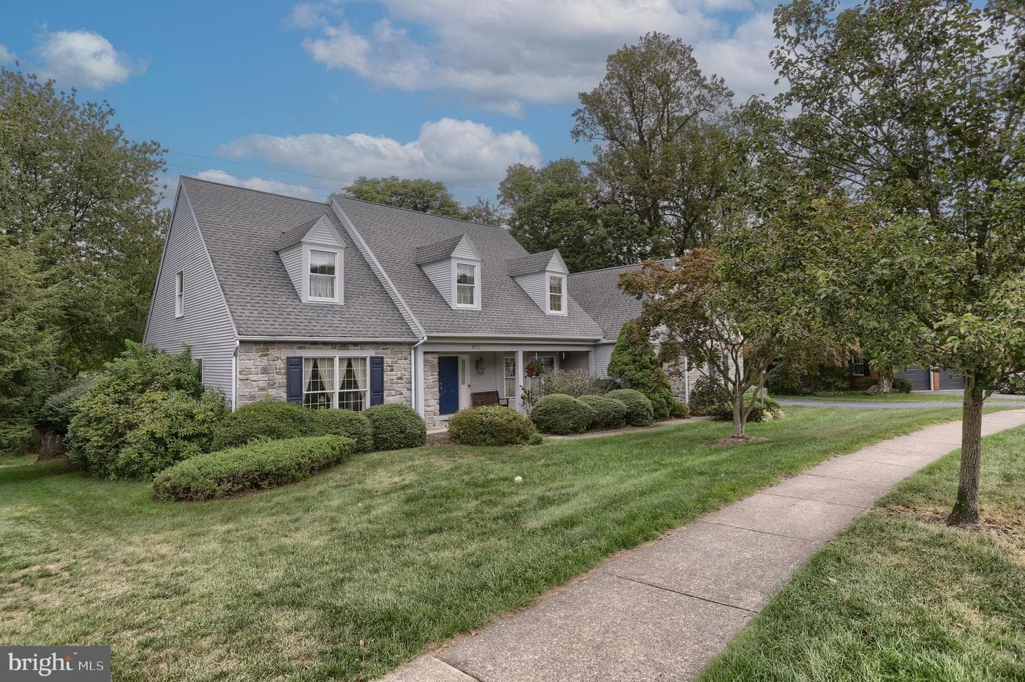 1175 Stonegate Road photo 2