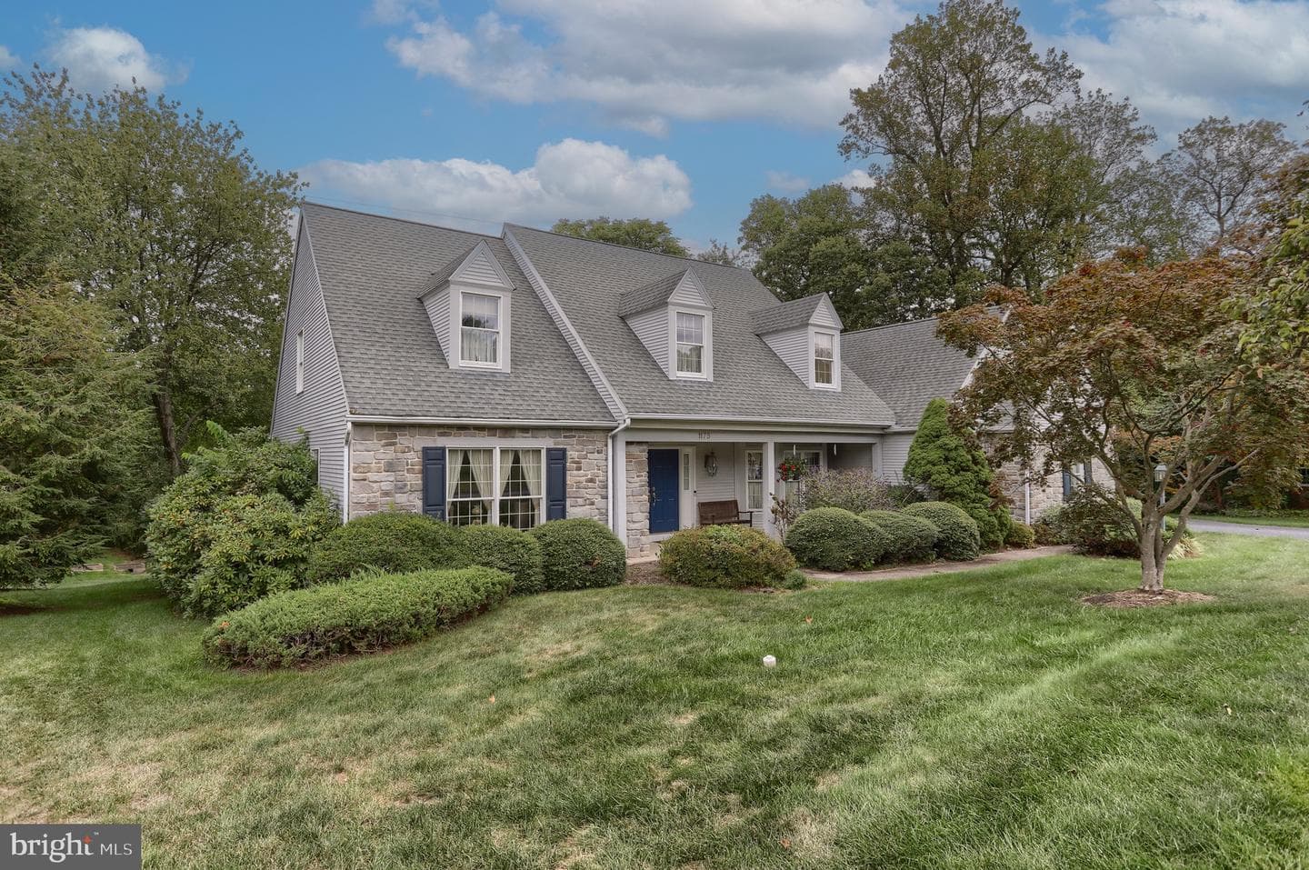 1175 Stonegate Road photo 3