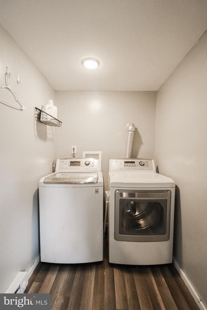 1213 W Market Street photo 19