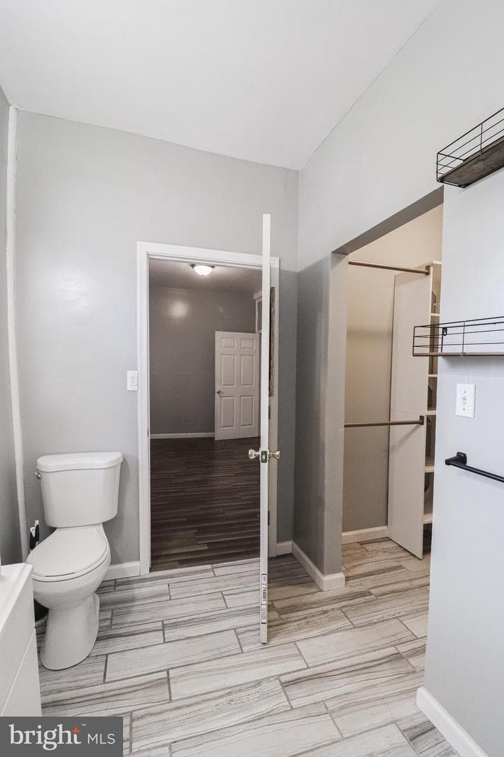 1213 W Market Street photo 26